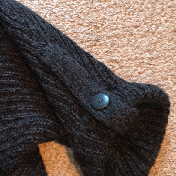 Front button sweater - Picture 3 of 4